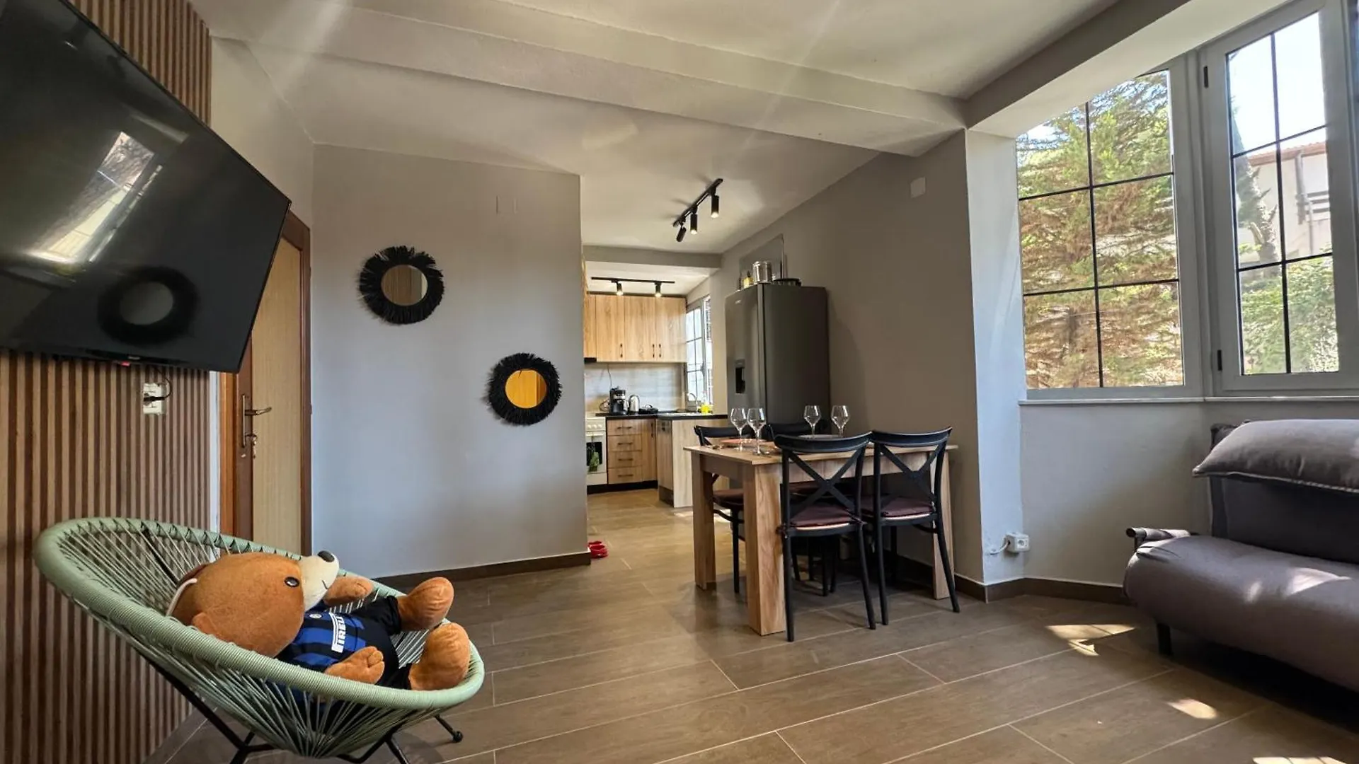 גולם Sunny Hill Apartment